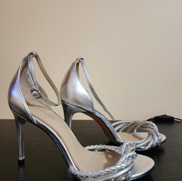 Heels - Picture 4 of 8